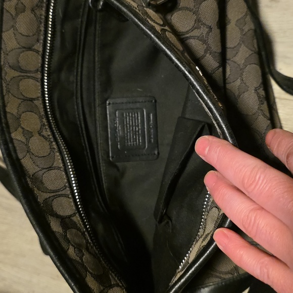 2 Coach Black and Cream Designer Tote Bag - Picture 12 of 13